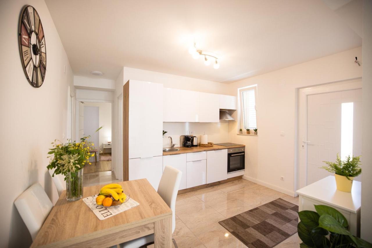 Apartmani Lelu Pridraga Εξωτερικό φωτογραφία