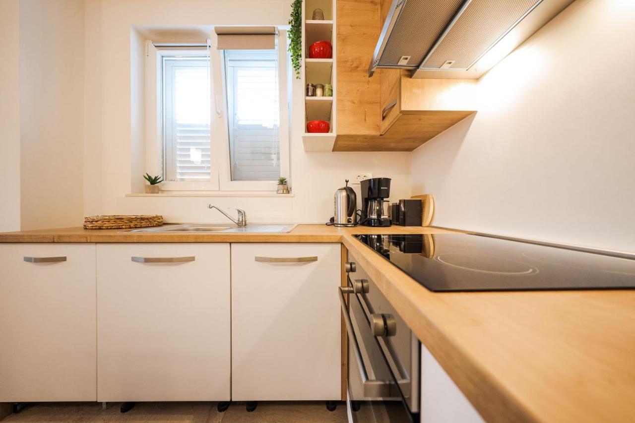 Apartmani Lelu Pridraga Εξωτερικό φωτογραφία